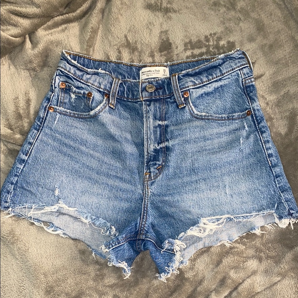 Abercrombie&Fitch 90s relaxed cutoff short